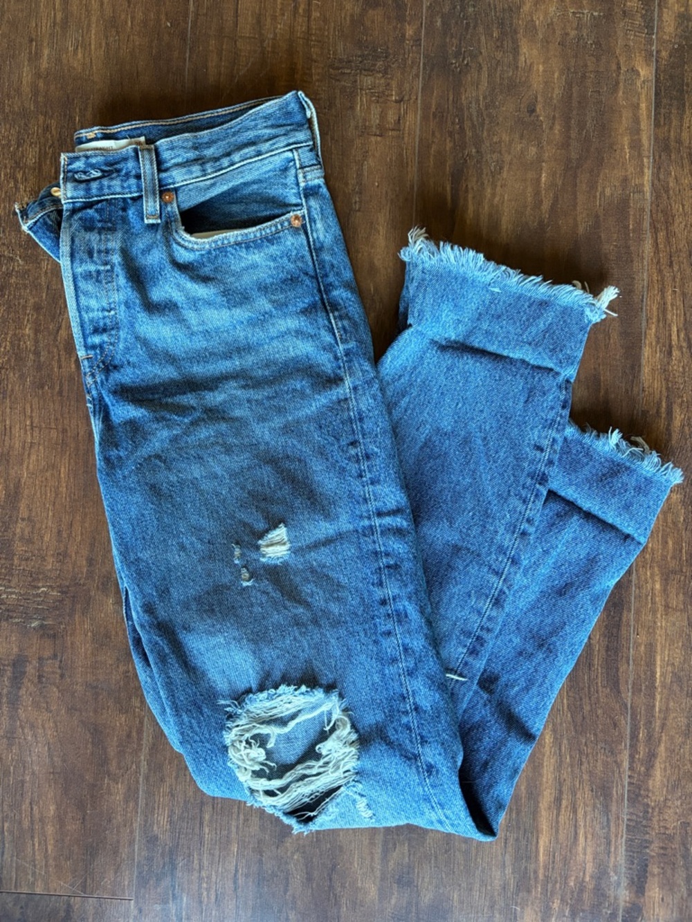 Levi's Women's Straight-Leg Distressed Jeans - Medium Blue
